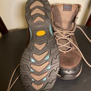 Ahnu Hiking boots-New without tags